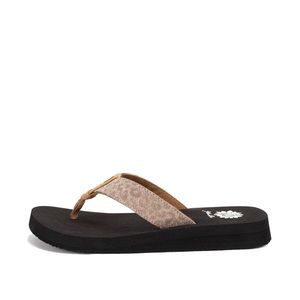 YELLOW BOX FLIP FLOPS FRANCA COLOR BRONZE NEW IN BOX MEDIUM WIDTH. FRIM PRICE